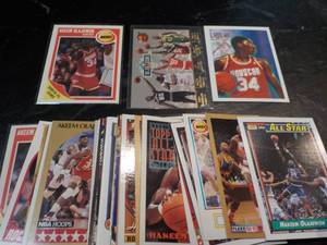 lot 33 image: 50 Hakeem Olajuwon Cards...