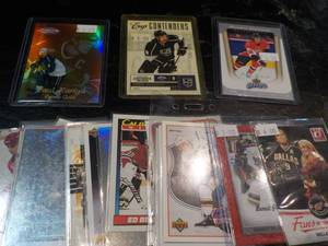 lot 53 image: 25 Hockey Star Cards...