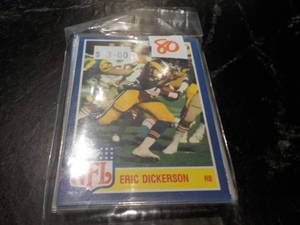lot 80 image: 30 Football Star Cards...