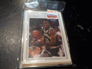 lot 105 image: 30 Basketball Rookie Cards ...
