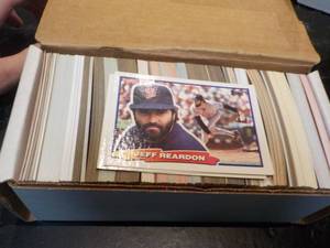lot 128 image: Box of Minnesota Twins Cards...