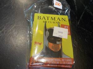 lot 130 image: 10 Topps Batman Returns Packs...