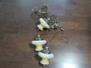 lot 144 image: 3 Light Swag Light Fixture...