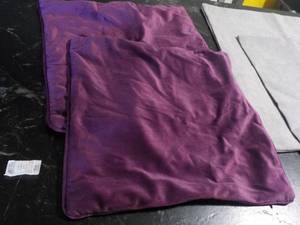 lot 146 image: 2 Sets of Pillow Cases...