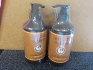 lot 166 image: 2 bottles of Argan Diabella Shampoo...
