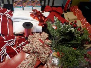 lot 163 image: Xmas Lot- new dcor...