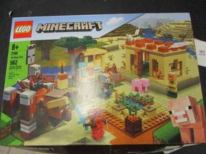 lot 35 image: LEGO Minecraft Set...