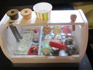 lot 53 image: Scoop and Serve Ice...