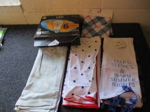 lot 112 image: Lot of Towels, Lights, and Bandana ...