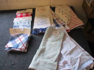 lot 119 image: Lot of Hand Towels and Bandanas (US...