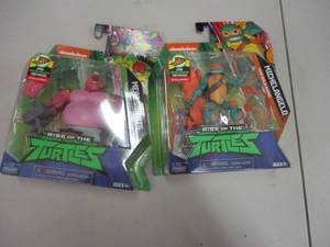 lot 161 image: Teenage Mutant Ninja Turtles Toys...