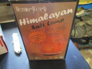 lot 188 image: Natural Himalayan Salt Crystal Lamp...