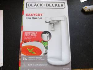 lot 196 image: Black and Decker easy cut Can Opene...