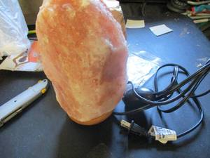 lot 197 image: Himalayan Glow Salt Lamp...
