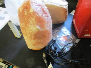lot 198 image: Himalayan Glow Salt Lamp...