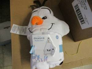 lot 322 image: Frozen 2 Olaf Hooded Throw...