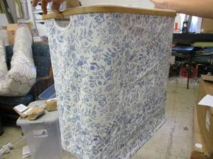 lot 333 image: Covered Hamper new Retail $180...