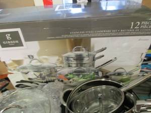 lot 344 image: Gibson Home 12 piece Cookware Set...