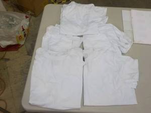lot 258 image: Boys XL White Shirts Hanes...