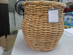 lot 265 image: Threshold 13 x 13 Basket...