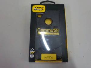 lot 271 image: iPhone XS Max Otter Box...