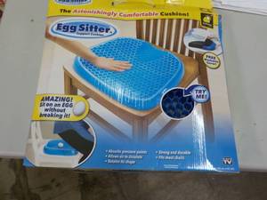 lot 298 image: Egg Sitter Support Cushion...