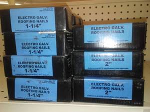 lot 455 image: Wood Pro Galv. Roofing Nails Variety (21) over 4000 nails