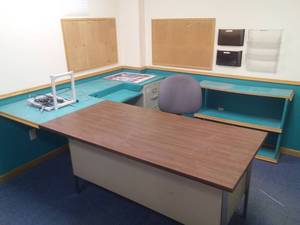 lot 532 image: Desk, File, and more.