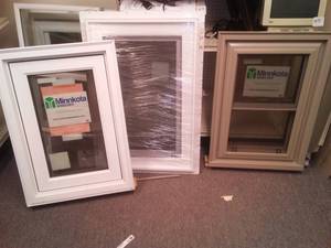 lot 539 image: Minnkota Windows (3)