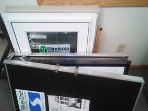 lot 541 image: Minnkota, Silverline Windows (3)