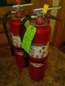 lot 556 image: Amerex ABC 10 lb. and Halotron 5 lb. Fire Extinguisher (2)