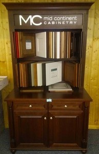 lot 129 image: Midcontinent Display Cabinet with Samples