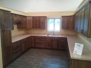 lot 134 image: Midcontinent Display Kitchen.