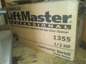 lot 636 image: Door Opener, Chamberlin Lift Master  HP. model 1355