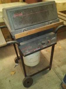 lot 708 image: Sunbeam propane Grill.