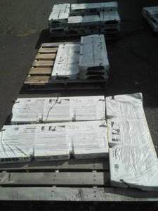 lot 728 image: Hip and Ridge Shingles.