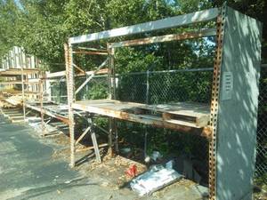lot 738 image: Racking Units (3)