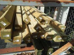 lot 739 image: 12 Ft. Lumber. 4x4x12 (18), 2x4x12 (7).