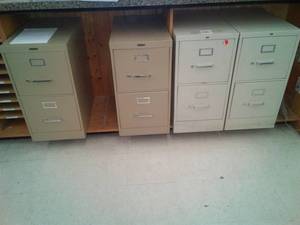 lot 806 image: 2 Drawer File Cabinets (4)