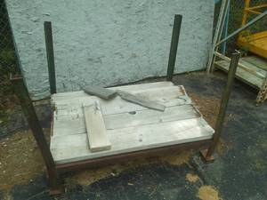 lot 7 image: LATE ADDITION  H racking, 3 x 4 platform.