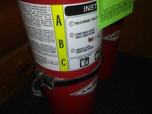 lot 8 image: 2 Fire Extinguishers - good