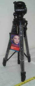 lot 492 image: Solidex camera, video tripod  NEW.