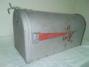 lot 499 image: US Mailbox - rural