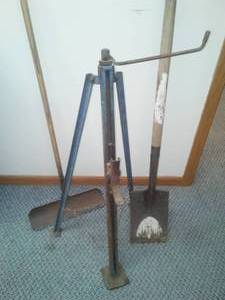 lot 329 image: Tri - pod spin jack, rake & shingle shovel.