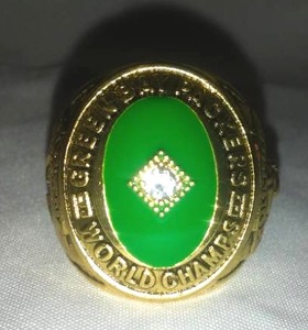 lot 351 image: Green Bay Packers World Champions Ring,