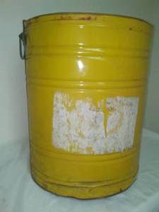 lot 375 image: Metal can. 20 tall 16 diameter. 110 pound can.