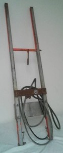 lot 378 image: Metal Show blower frame to Garden tractor