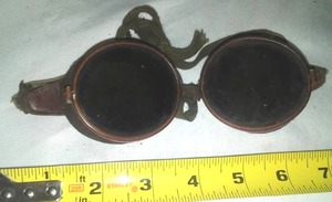 lot 381 image: RARE Antique shaded driving goggles