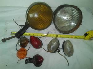 lot 397 image: Vintage auto lights - 3