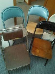 lot 430 image: 4 folding chairs  solid